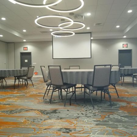 Holiday Inn - Kansas City - Northeast By Ihg Екстериор снимка