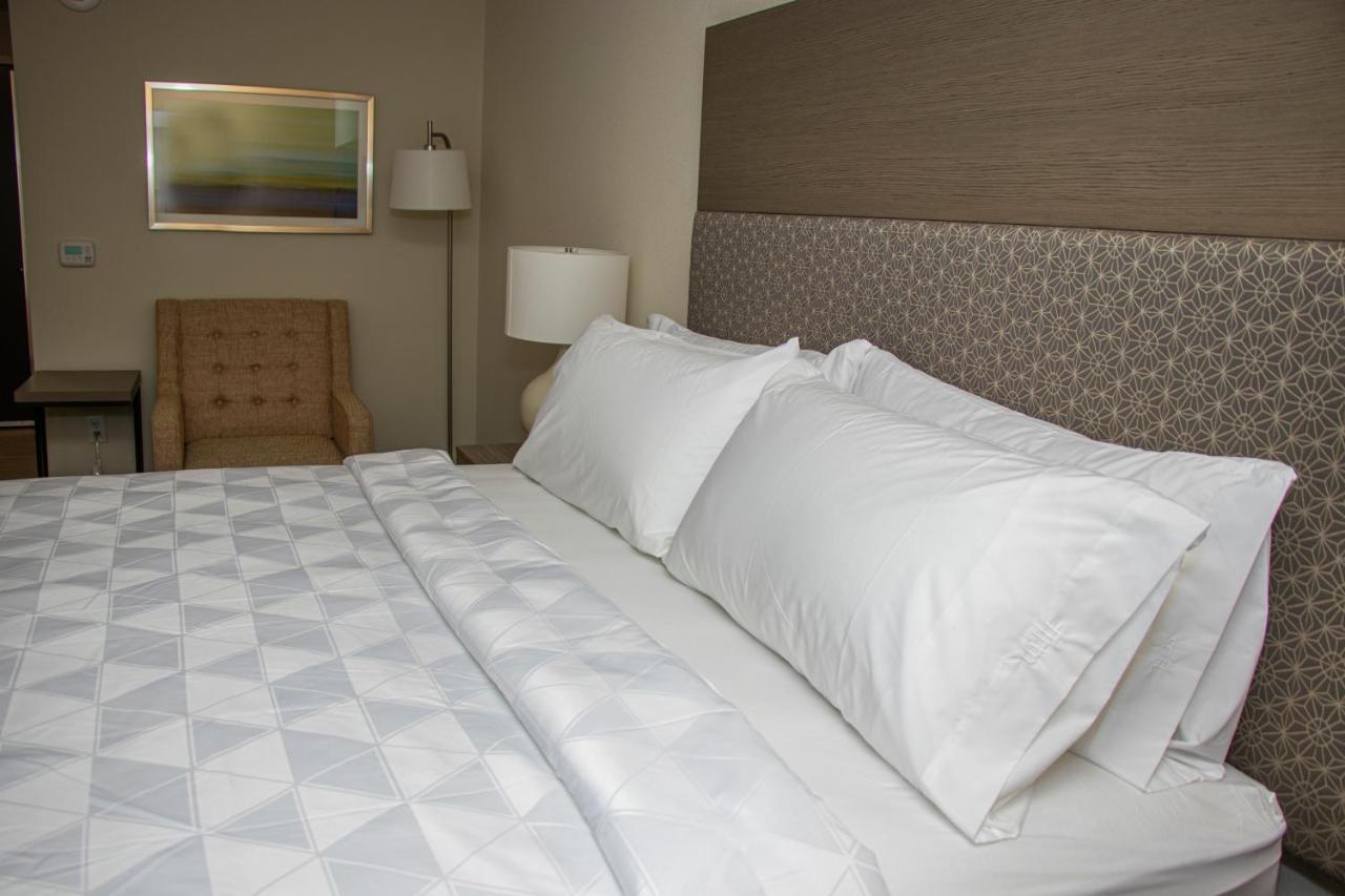 Holiday Inn - Kansas City - Northeast By Ihg Екстериор снимка