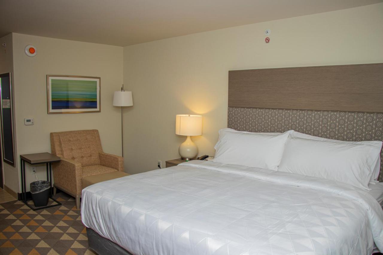Holiday Inn - Kansas City - Northeast By Ihg Екстериор снимка