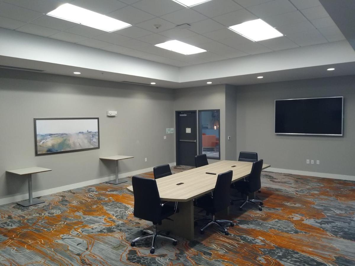 Holiday Inn - Kansas City - Northeast By Ihg Екстериор снимка