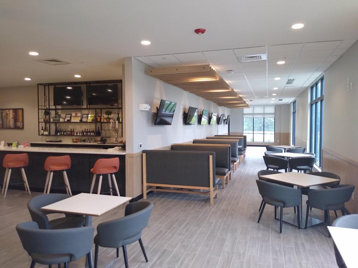 Holiday Inn - Kansas City - Northeast By Ihg Екстериор снимка