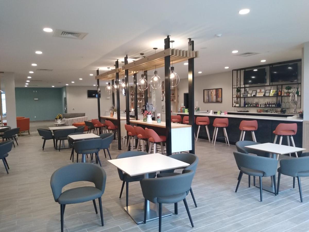 Holiday Inn - Kansas City - Northeast By Ihg Екстериор снимка