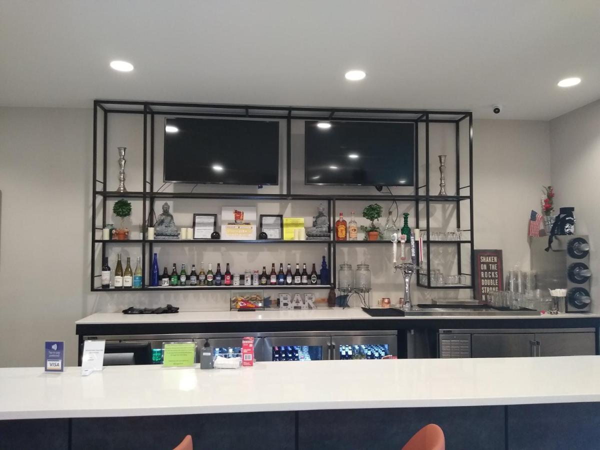 Holiday Inn - Kansas City - Northeast By Ihg Екстериор снимка